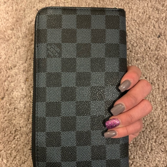 Louis Vuitton wallet - Picture 2 of 2